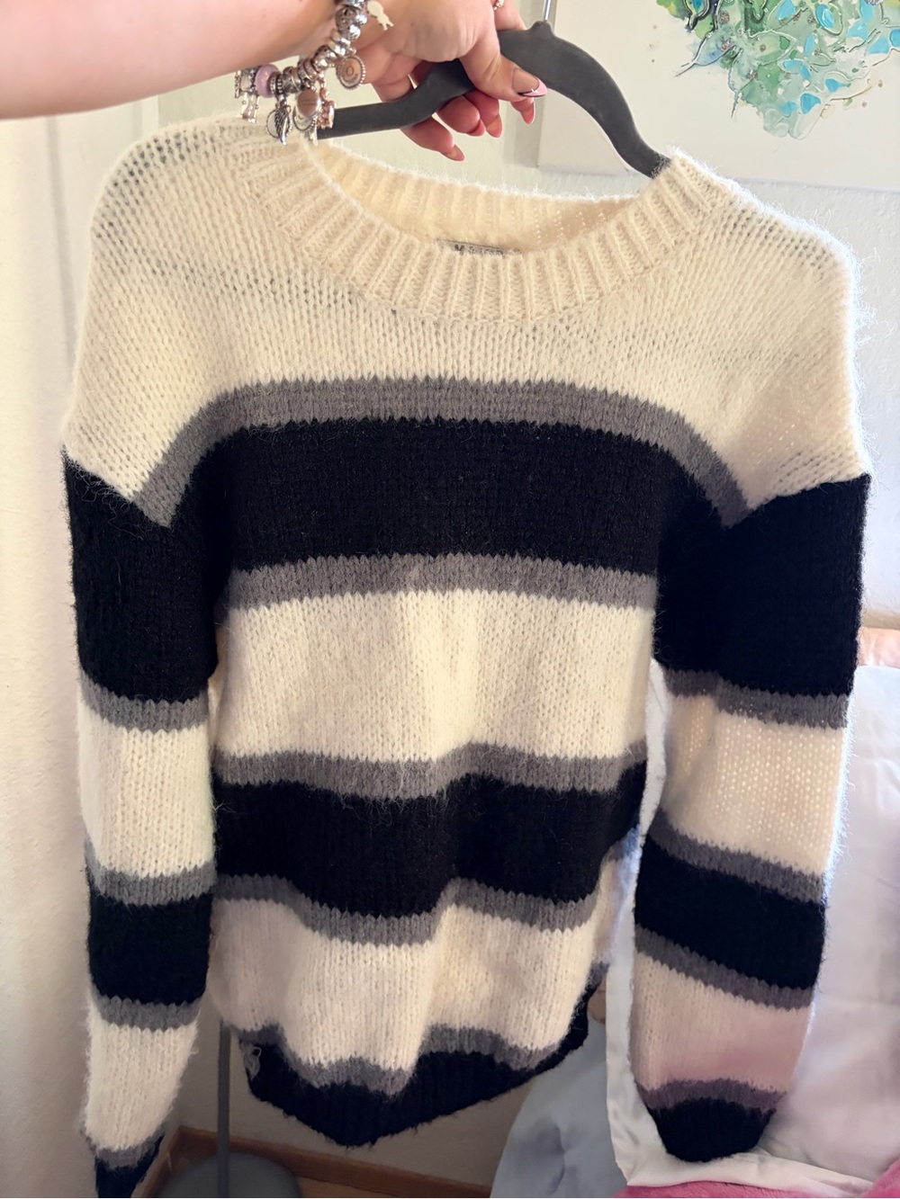 Major Label Group, Comfy Trendy Crew Neck sweater- medium